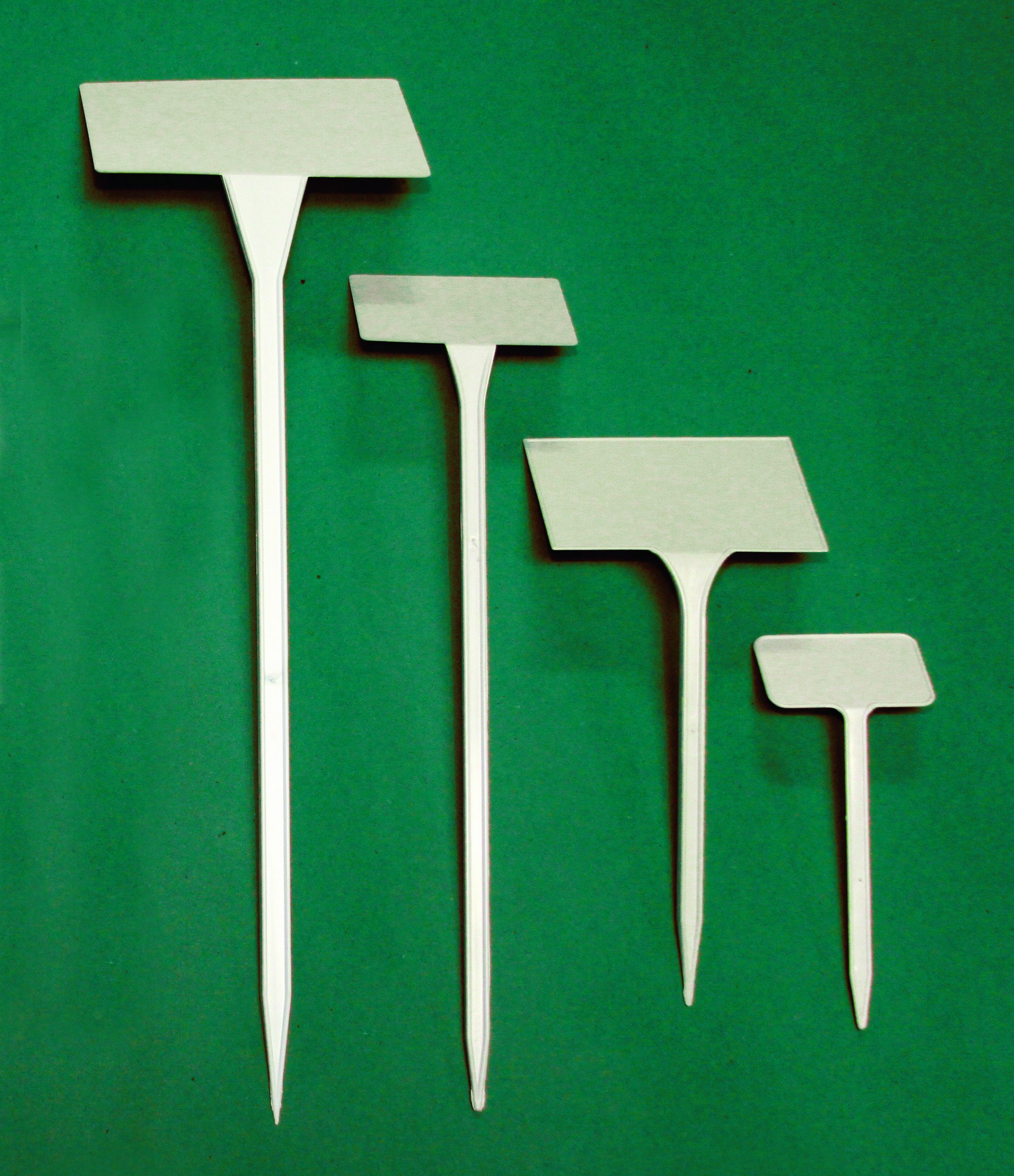 Inj-Molded-Stakes